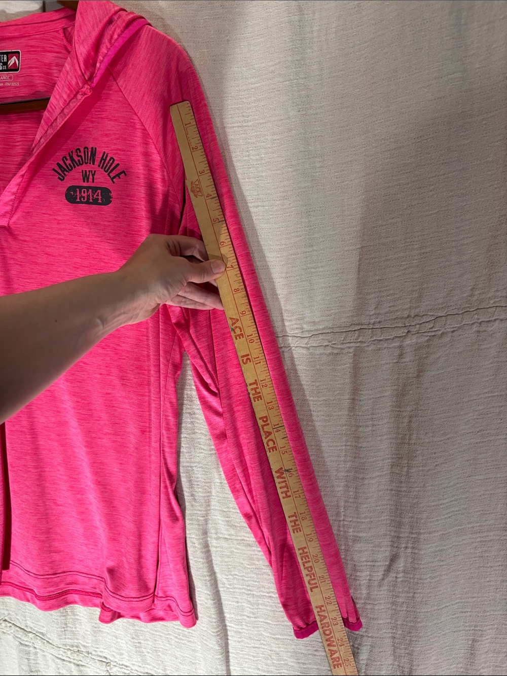 Outfitter Trading Co Jackson Hole WYWomen's Hot Pink Hooded Long-Sleeve Pullover - Picture 7 of 9